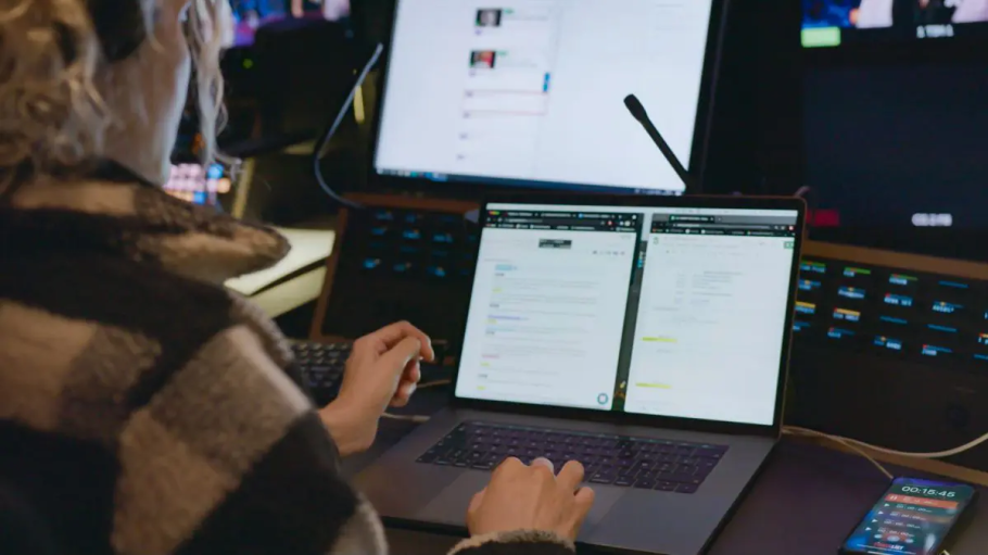 Woman using Tinkerlist (tech partner)